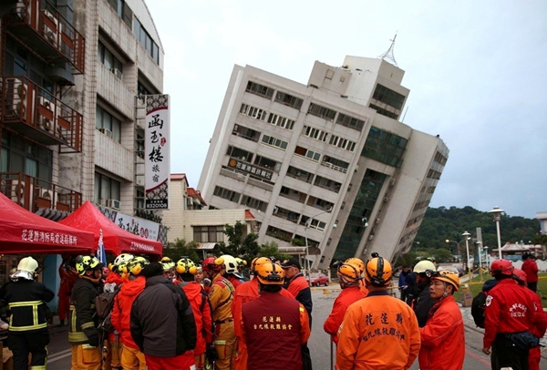 台湾台南发生6.2级地震，影响与救援行动