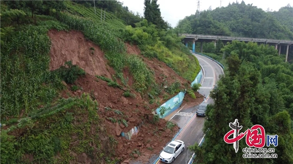 筠连山体滑坡紧急应对，274条应急通道全线开通——守护生命的绿色通道