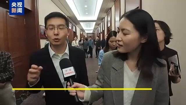 揭秘王兴兴预言，2025年机器人或将全面爆发！人类将何去何从？