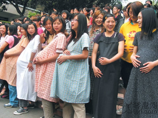 震惊！高校女生宿舍惊现新生儿，背后真相令人心碎！