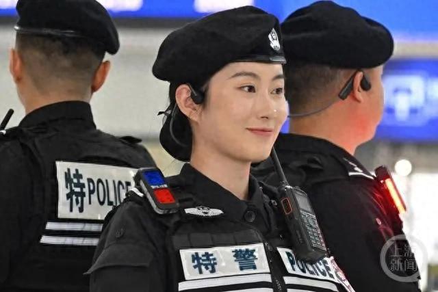 成都太古里女特警又美又飒